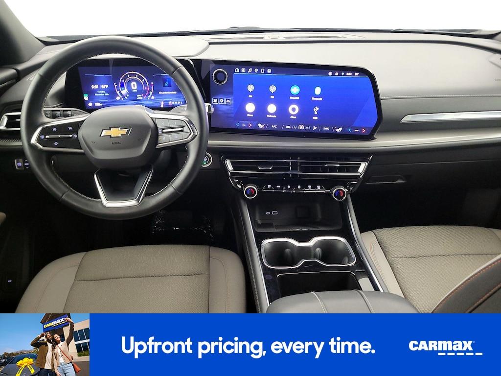 used 2025 Chevrolet Traverse car, priced at $38,998