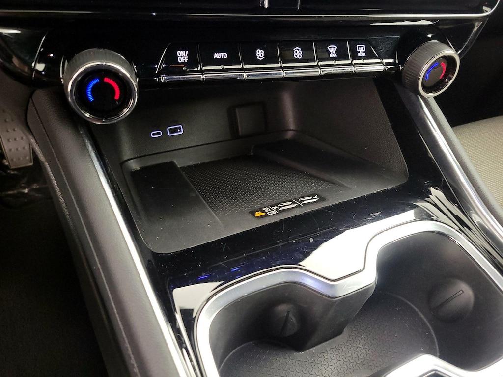 used 2025 Chevrolet Traverse car, priced at $38,998