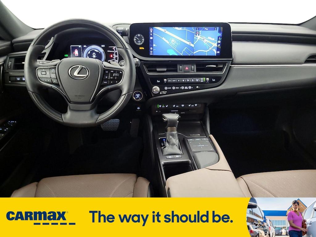 used 2022 Lexus ES 300h car, priced at $43,998