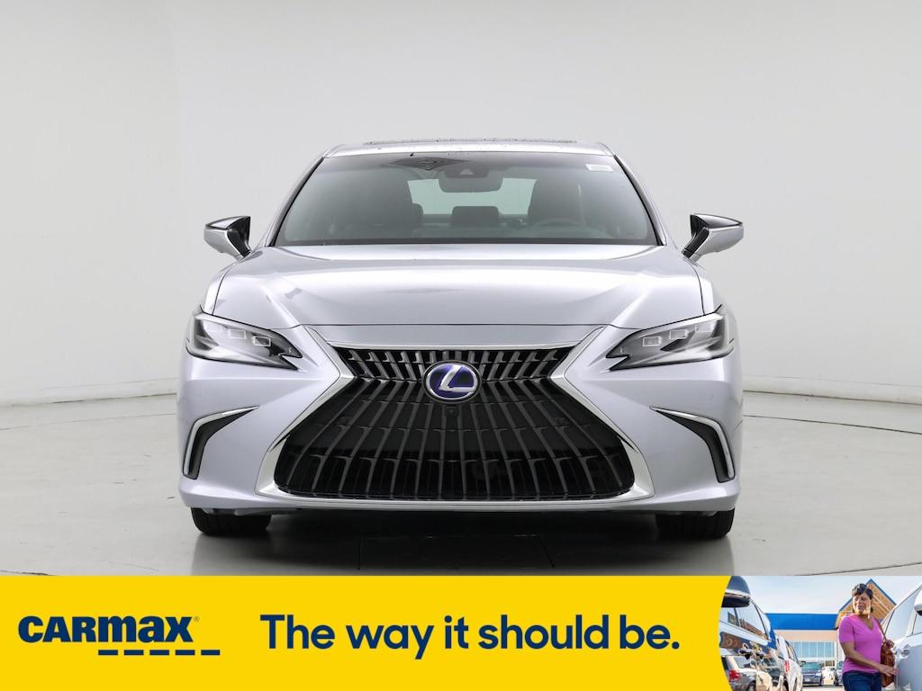 used 2022 Lexus ES 300h car, priced at $43,998