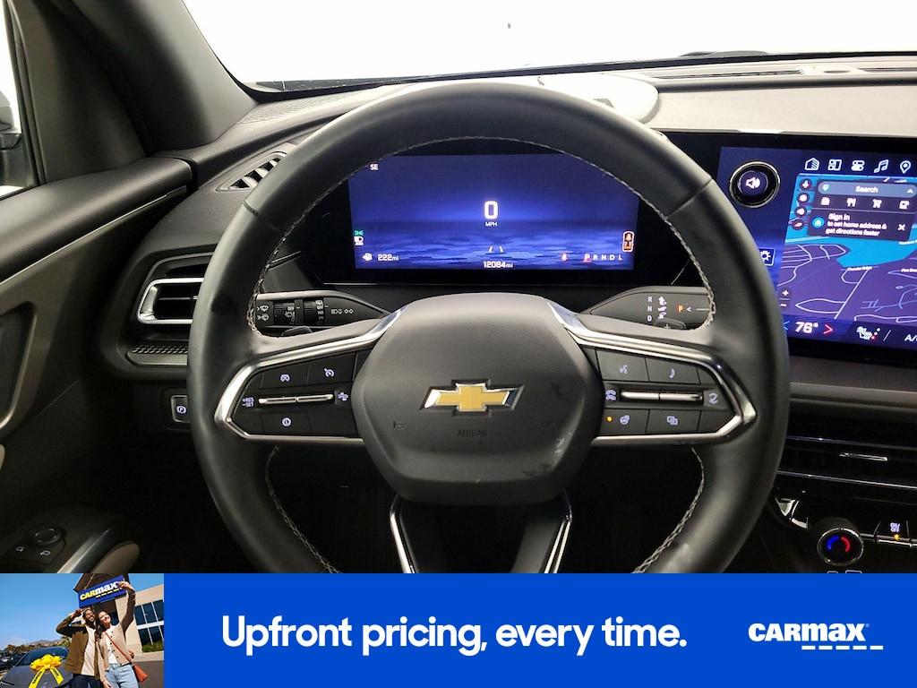 used 2025 Chevrolet Traverse car, priced at $39,998