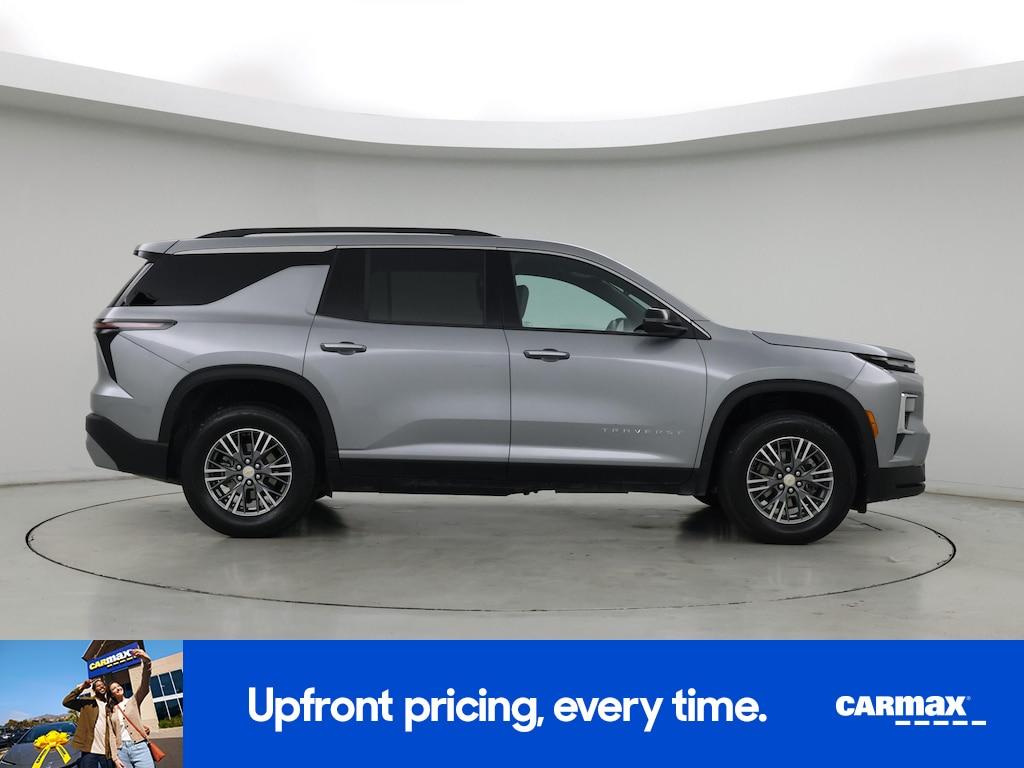 used 2025 Chevrolet Traverse car, priced at $39,998