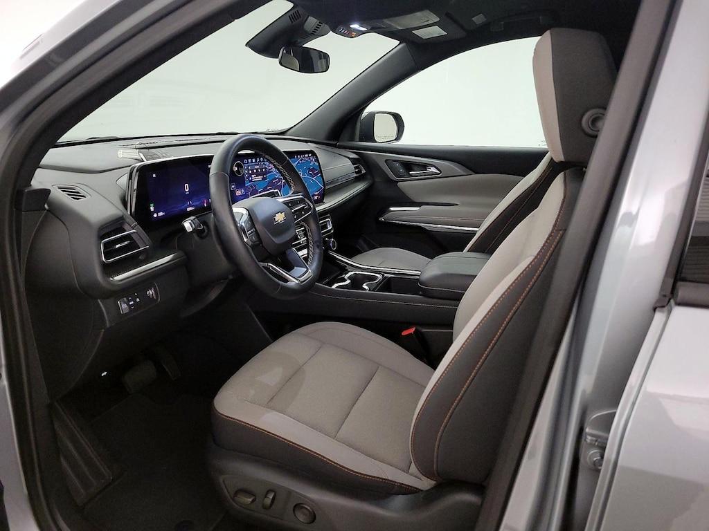 used 2025 Chevrolet Traverse car, priced at $39,998