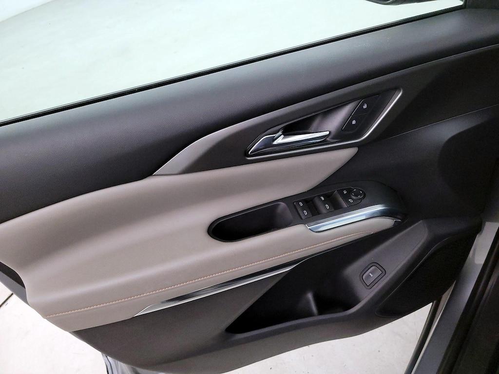 used 2025 Chevrolet Traverse car, priced at $39,998