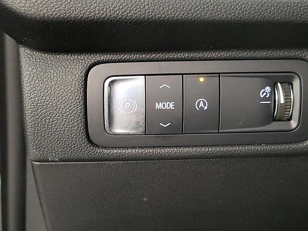 used 2025 Chevrolet Traverse car, priced at $39,998