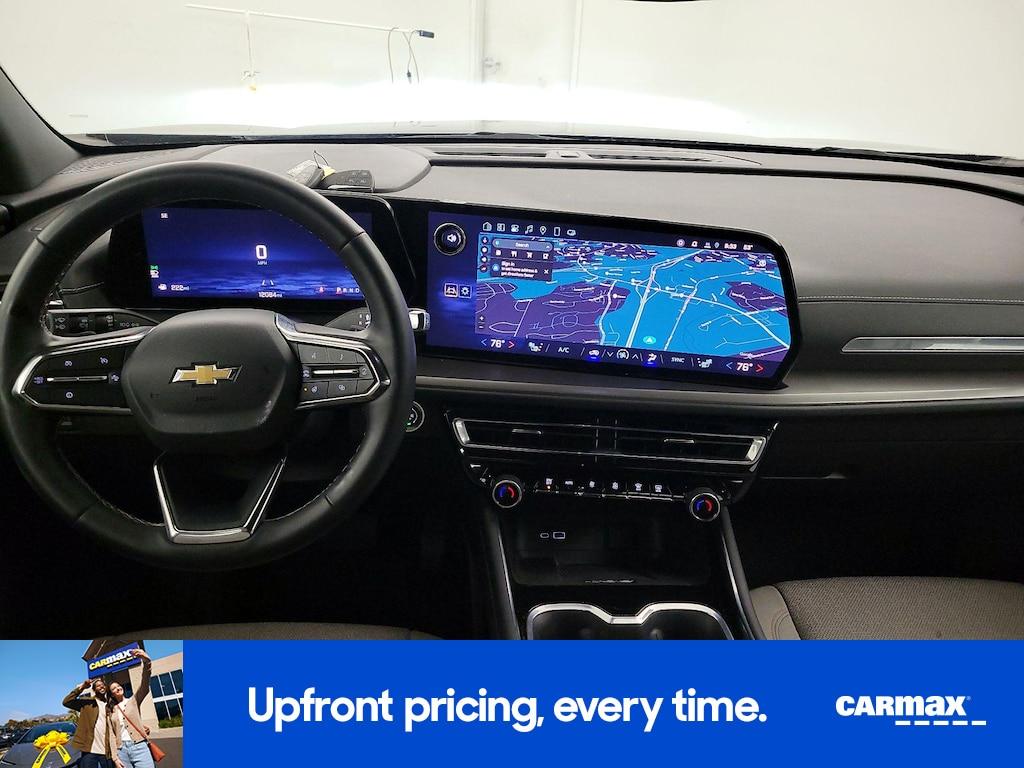 used 2025 Chevrolet Traverse car, priced at $39,998