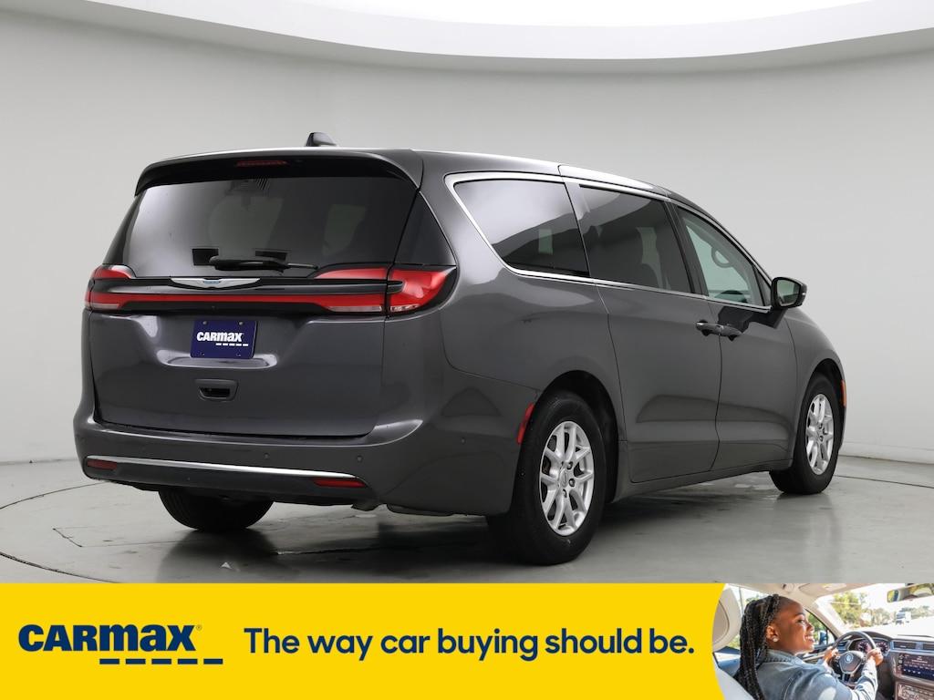 used 2023 Chrysler Pacifica car, priced at $30,998