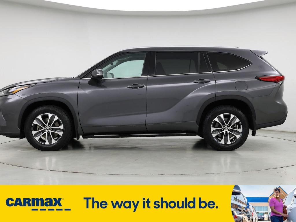used 2022 Toyota Highlander car, priced at $38,998