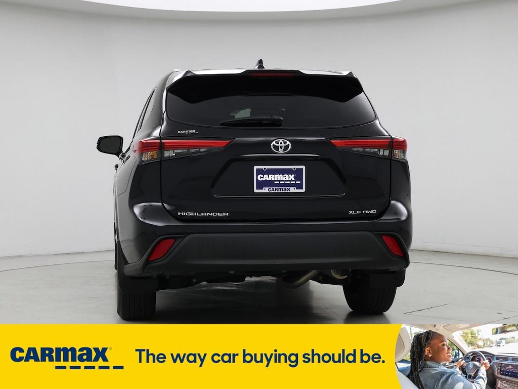 used 2022 Toyota Highlander car, priced at $39,998