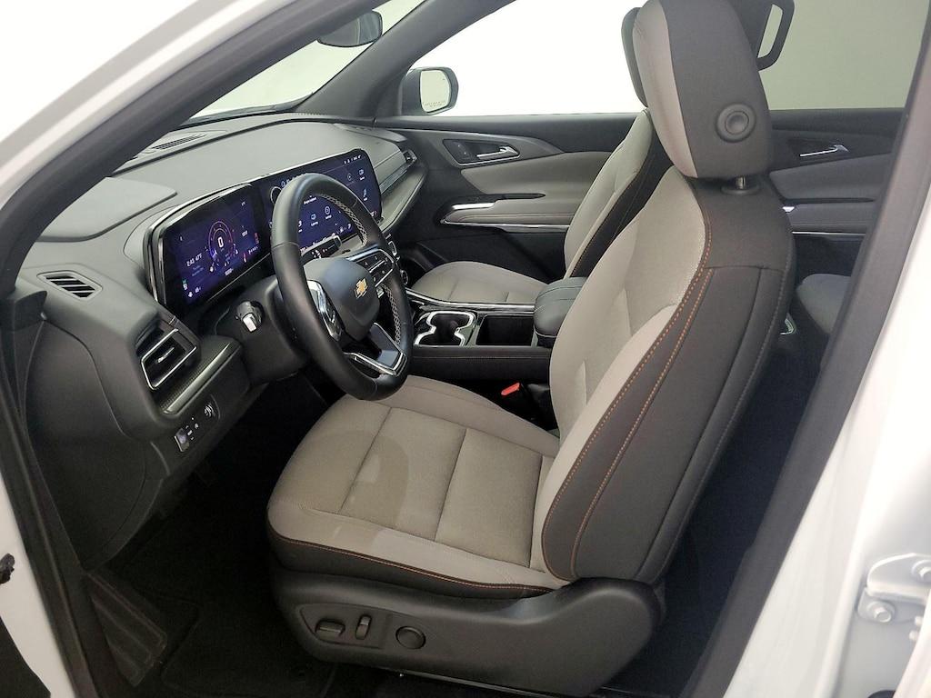 used 2025 Chevrolet Traverse car, priced at $39,998