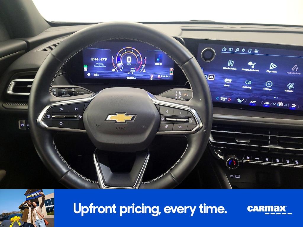 used 2025 Chevrolet Traverse car, priced at $39,998