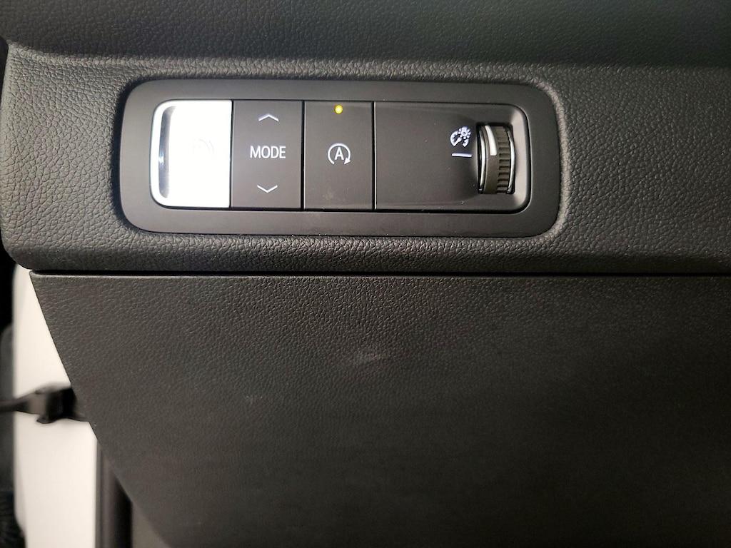 used 2025 Chevrolet Traverse car, priced at $39,998