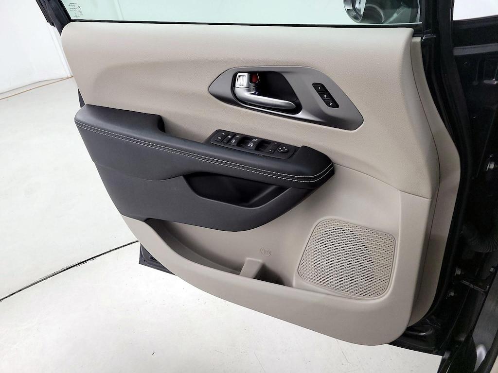 used 2022 Chrysler Pacifica car, priced at $24,998