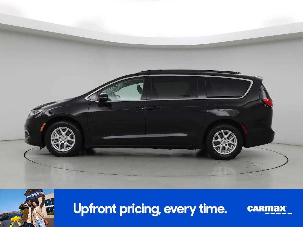used 2022 Chrysler Pacifica car, priced at $24,998