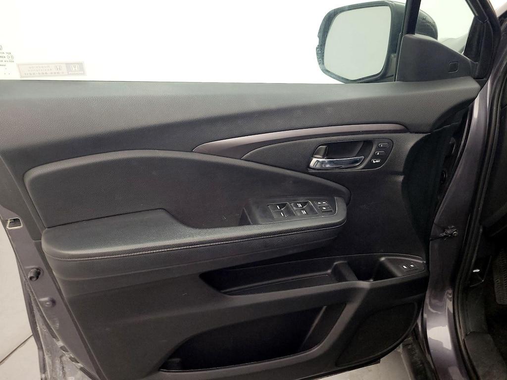 used 2021 Honda Pilot car, priced at $27,998