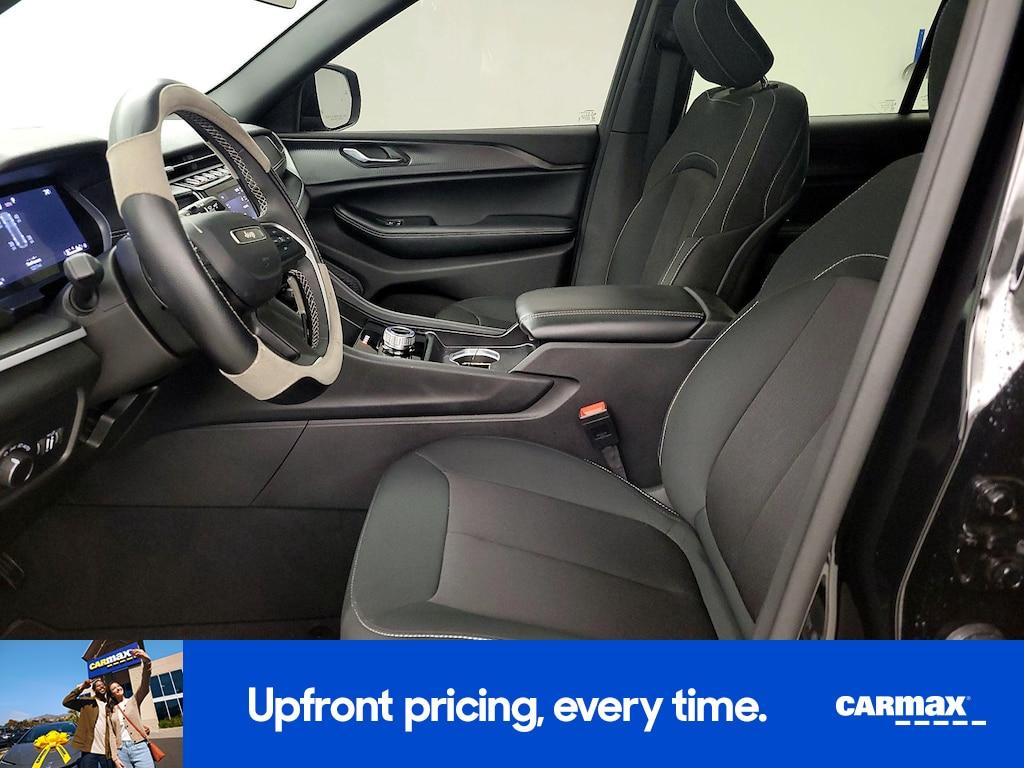 used 2025 Jeep Grand Cherokee car, priced at $33,998