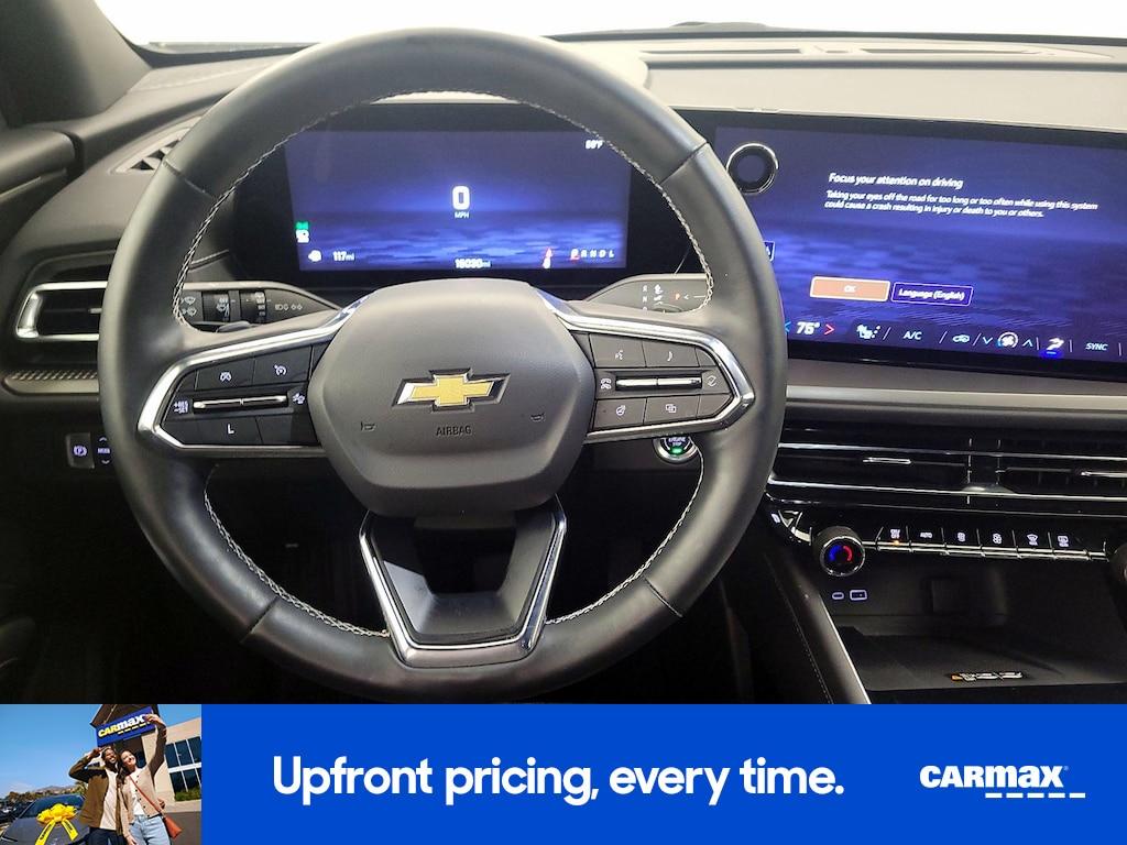 used 2025 Chevrolet Traverse car, priced at $38,998
