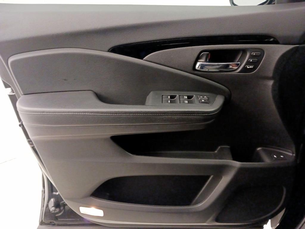 used 2022 Honda Pilot car, priced at $32,998