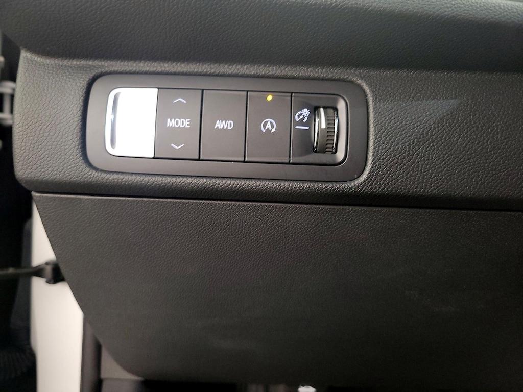 used 2025 Chevrolet Traverse car, priced at $39,998