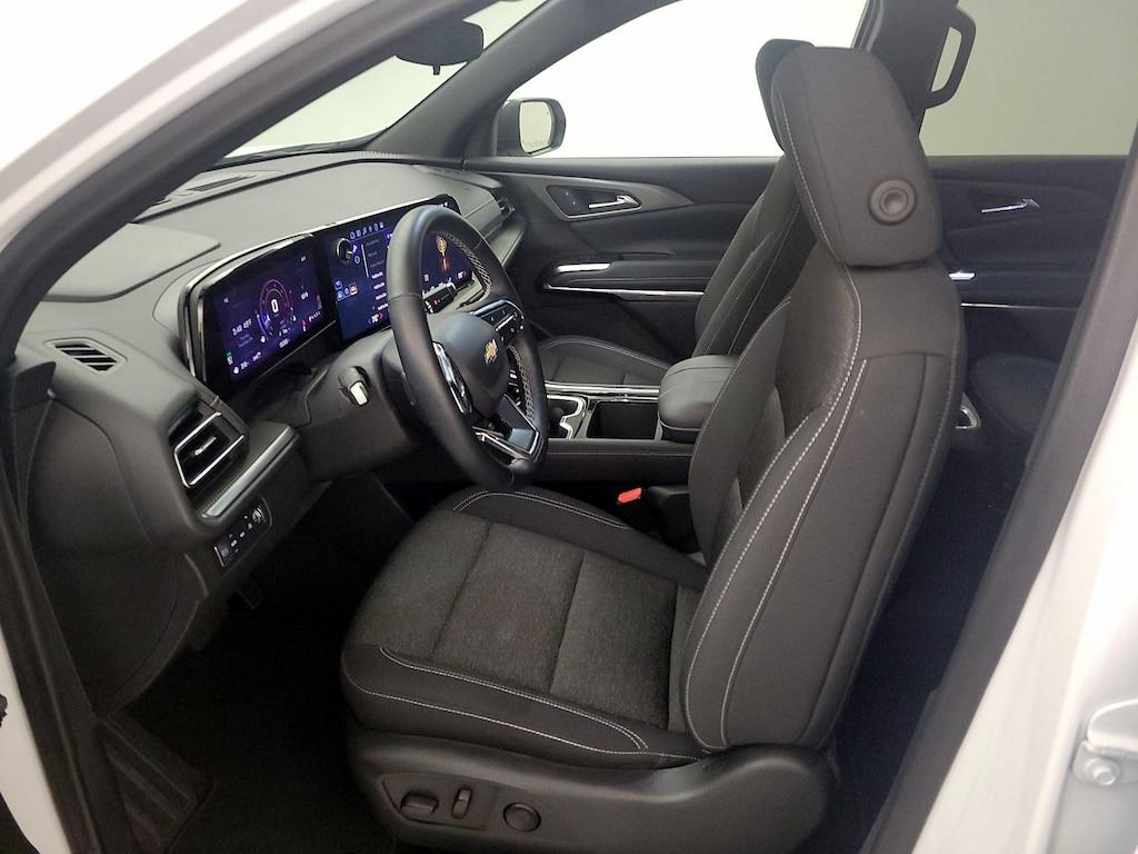 used 2025 Chevrolet Traverse car, priced at $39,998