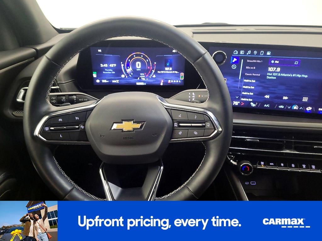 used 2025 Chevrolet Traverse car, priced at $39,998