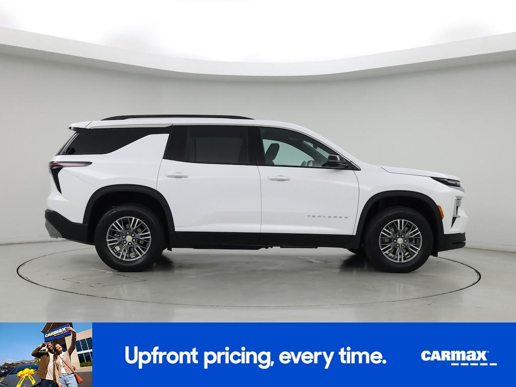 used 2025 Chevrolet Traverse car, priced at $39,998