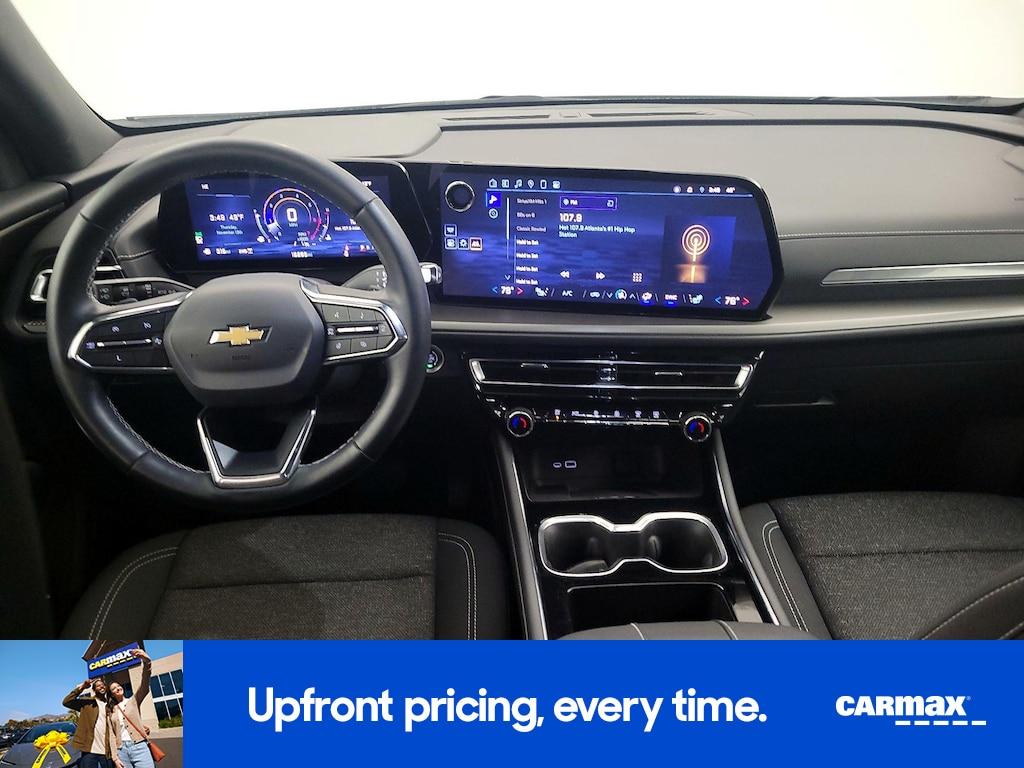 used 2025 Chevrolet Traverse car, priced at $39,998