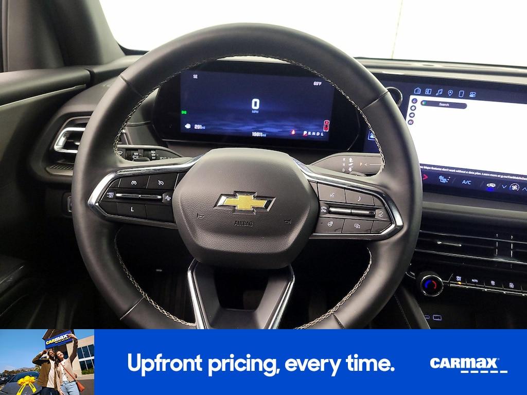 used 2025 Chevrolet Traverse car, priced at $38,998