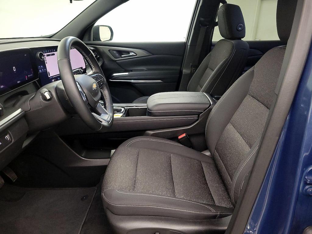 used 2025 Chevrolet Traverse car, priced at $38,998