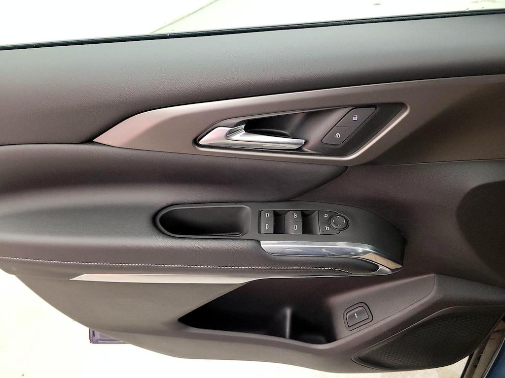 used 2025 Chevrolet Traverse car, priced at $38,998