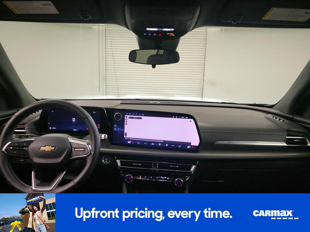 used 2025 Chevrolet Traverse car, priced at $38,998