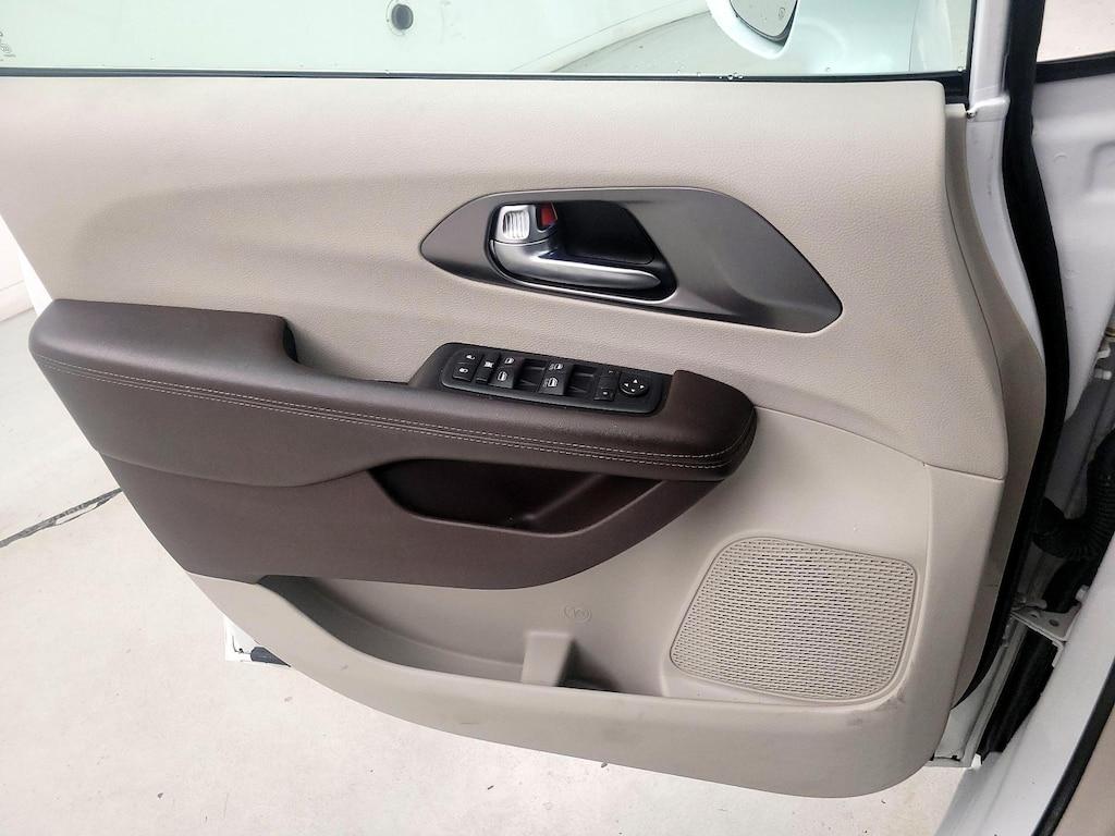 used 2019 Chrysler Pacifica car, priced at $20,998