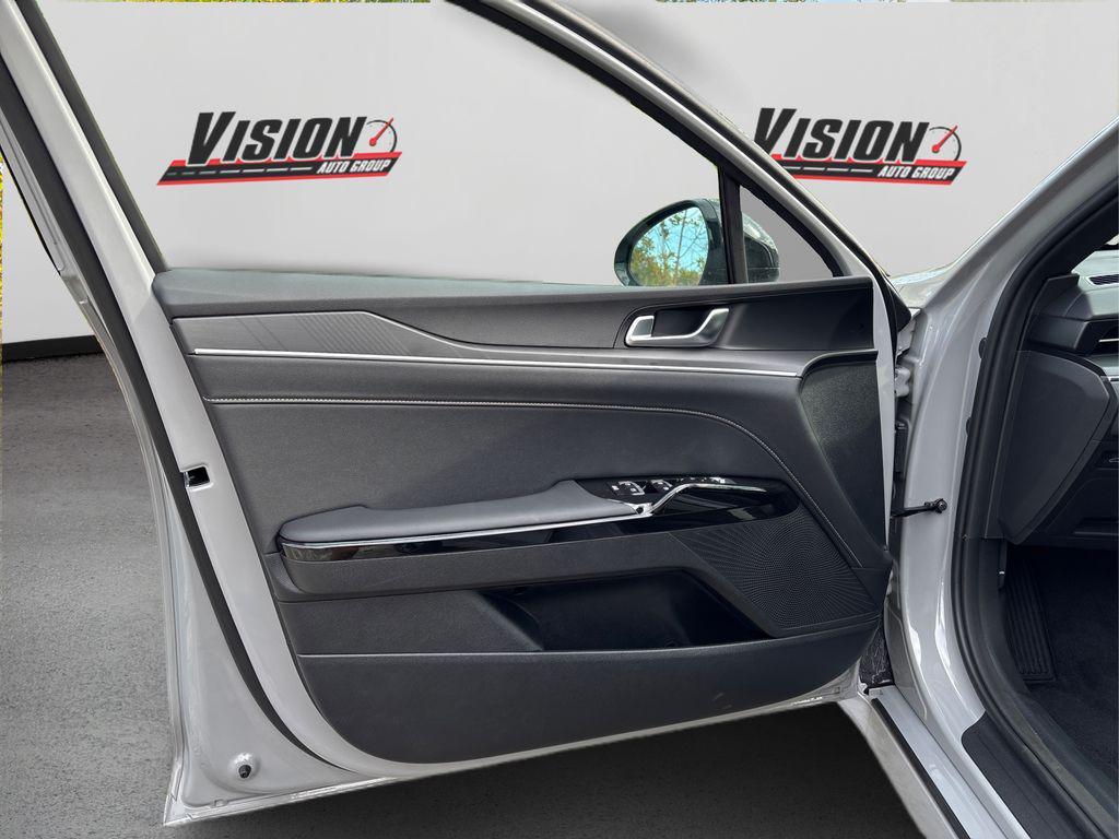 new 2025 Kia K5 car, priced at $30,145