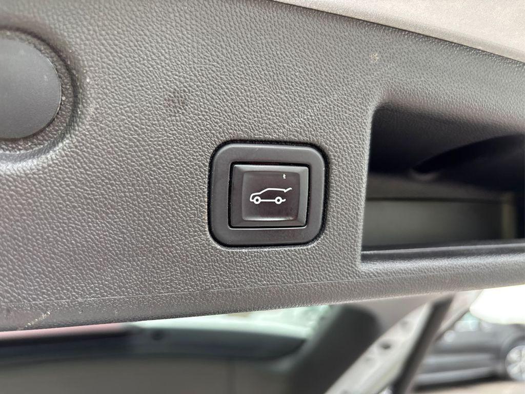 used 2022 Chevrolet Equinox car, priced at $23,238