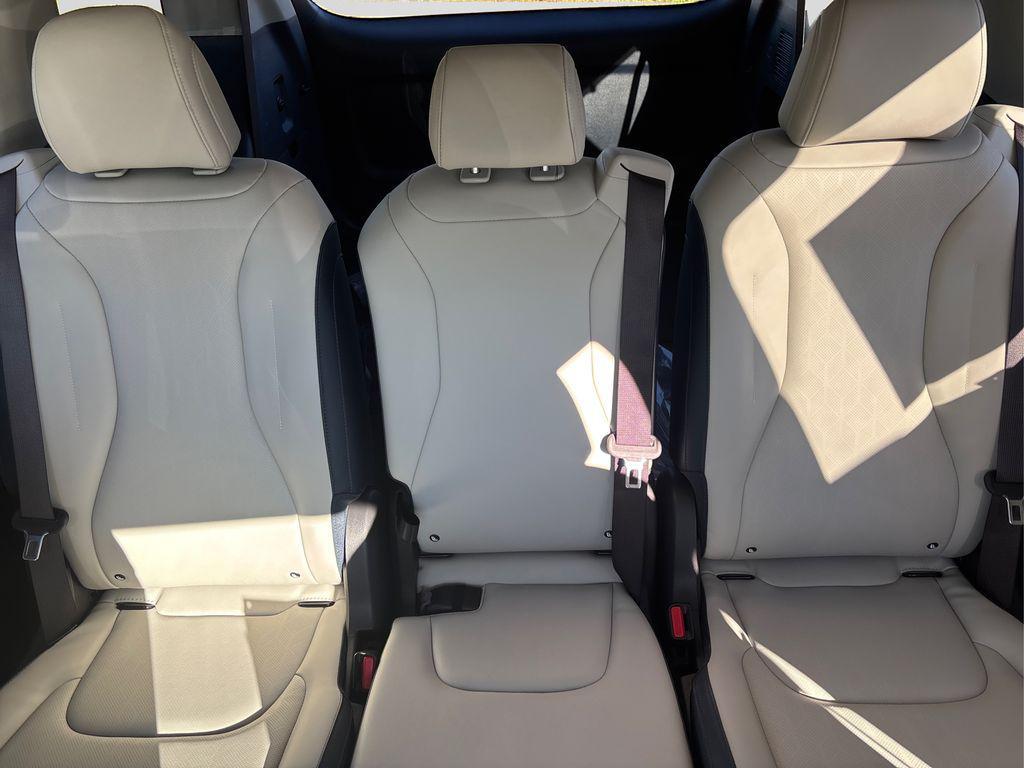 new 2025 Kia Carnival car, priced at $40,360