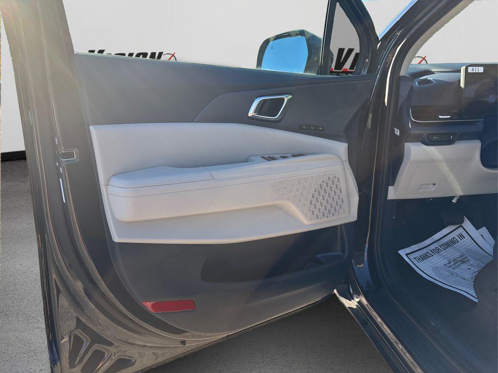 new 2025 Kia Carnival car, priced at $40,360