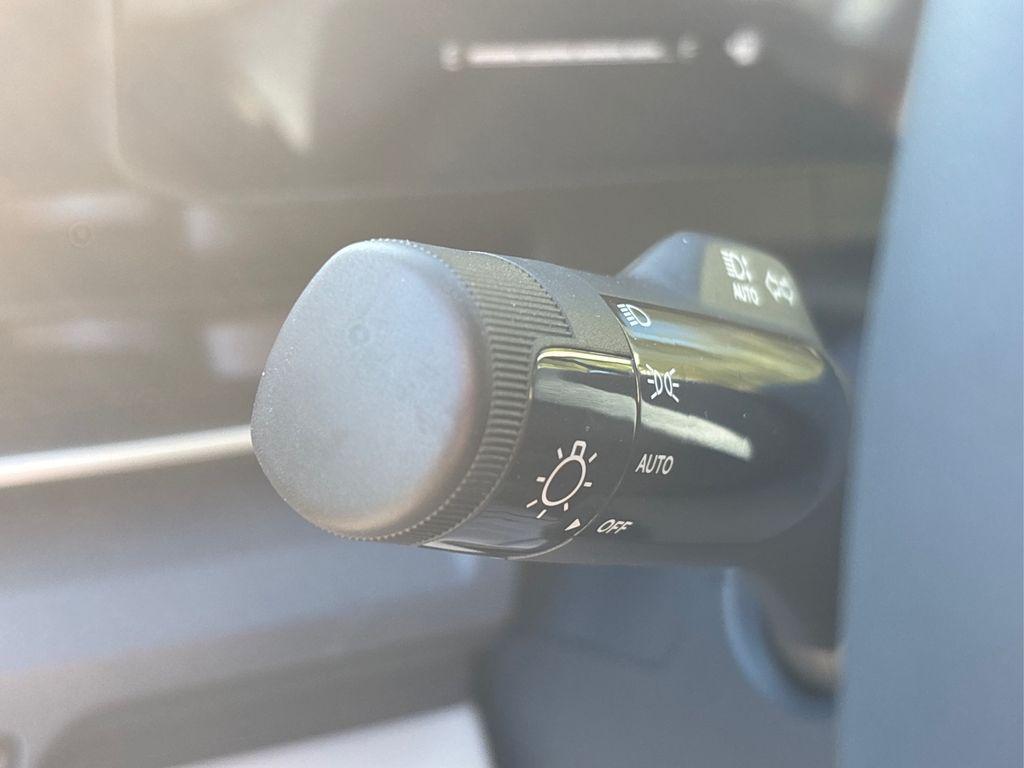 new 2025 Kia Carnival car, priced at $40,360