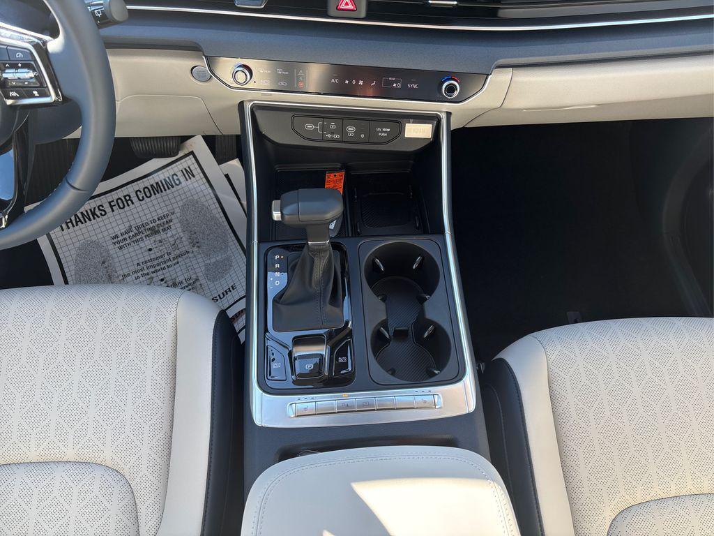 new 2025 Kia Carnival car, priced at $40,360