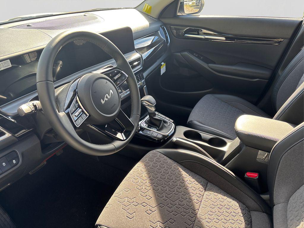 new 2025 Kia Seltos car, priced at $26,920