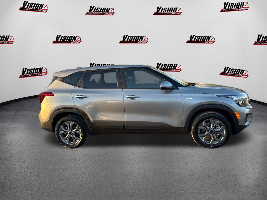new 2025 Kia Seltos car, priced at $25,235