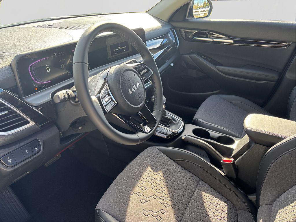 new 2025 Kia Seltos car, priced at $26,775