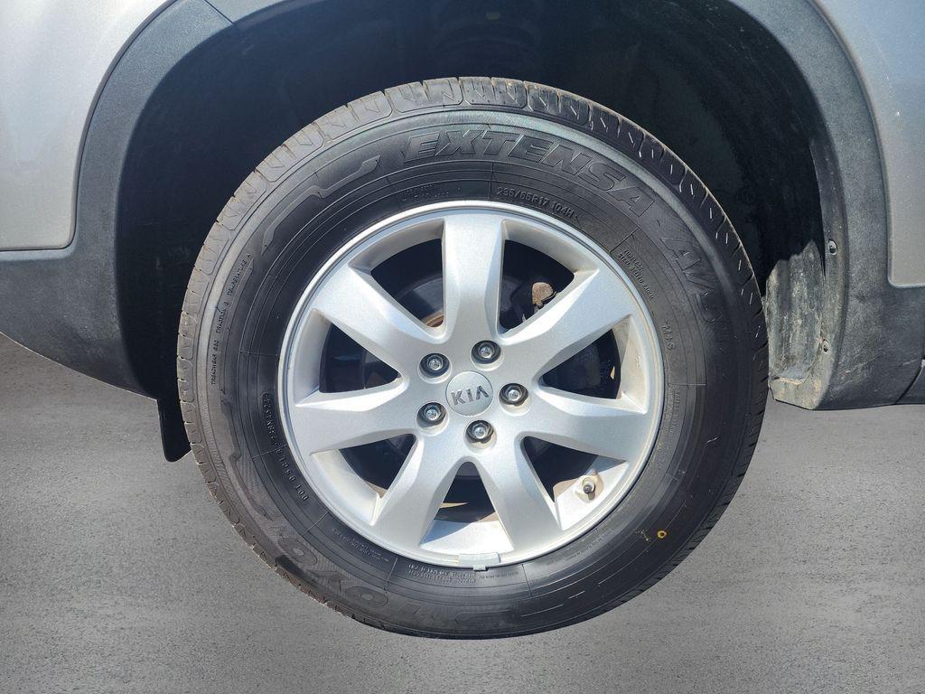 used 2013 Kia Sorento car, priced at $12,995