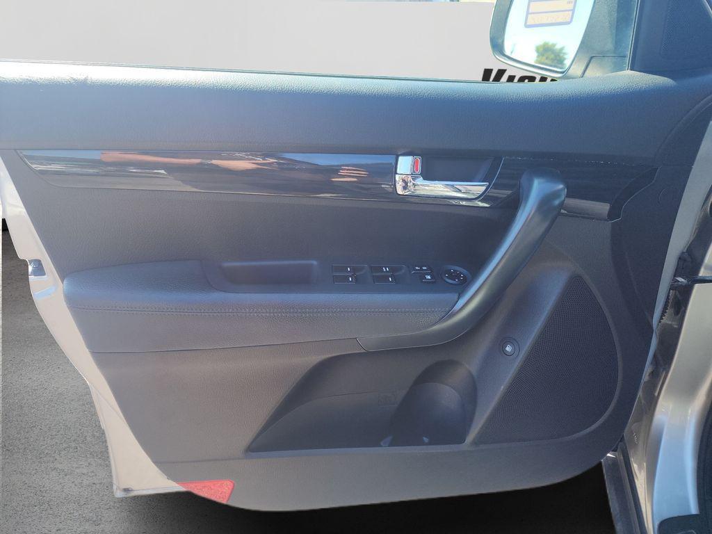 used 2013 Kia Sorento car, priced at $12,995