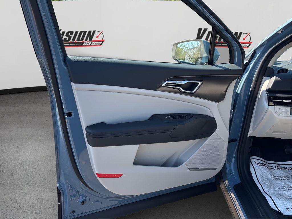 new 2026 Kia Sportage Hybrid car, priced at $35,665