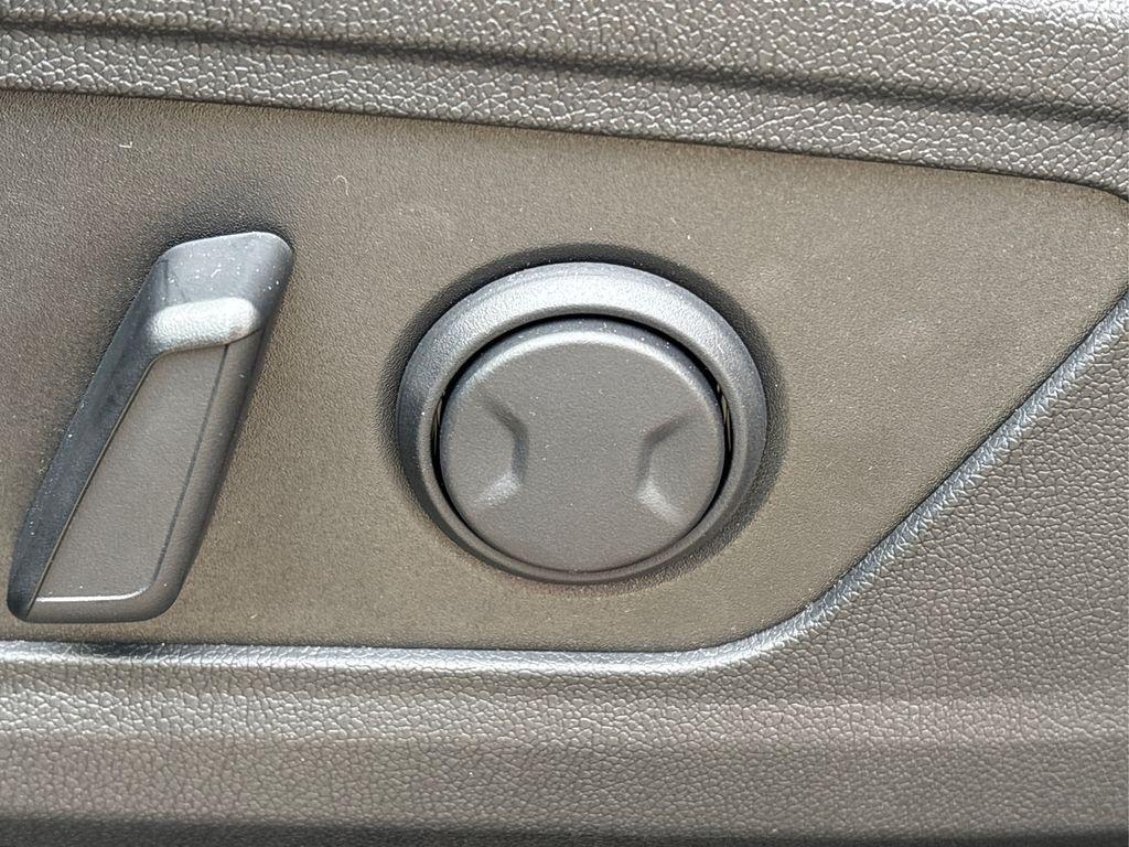 new 2025 Kia Sorento car, priced at $41,630