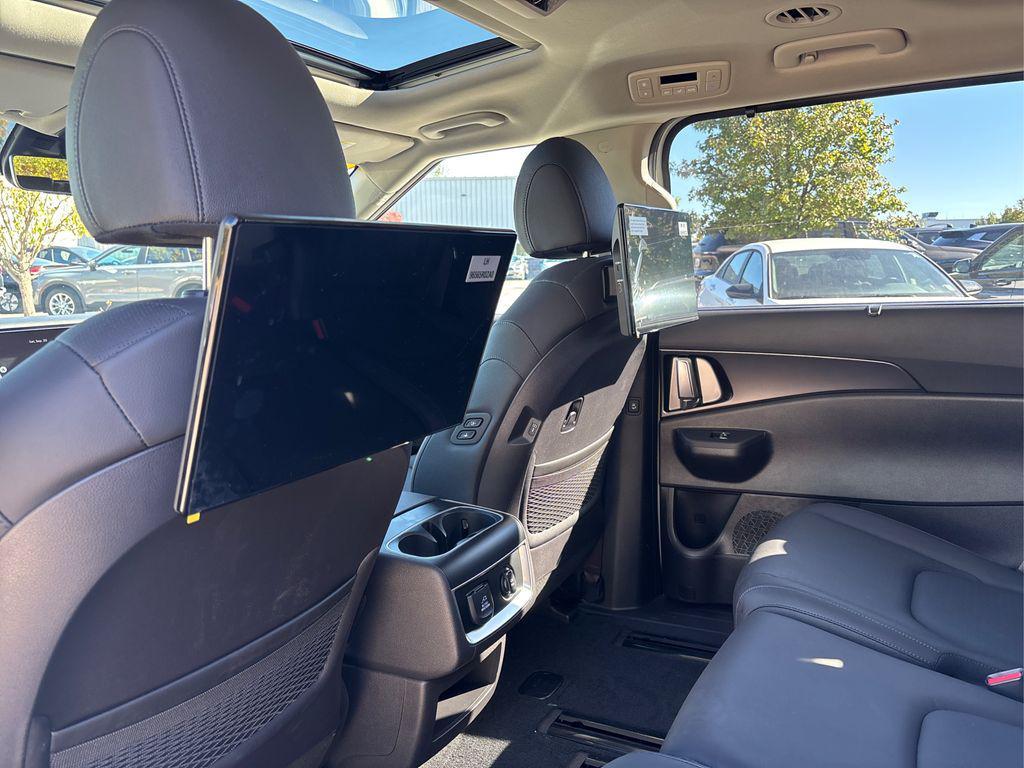 new 2025 Kia Carnival car, priced at $54,760