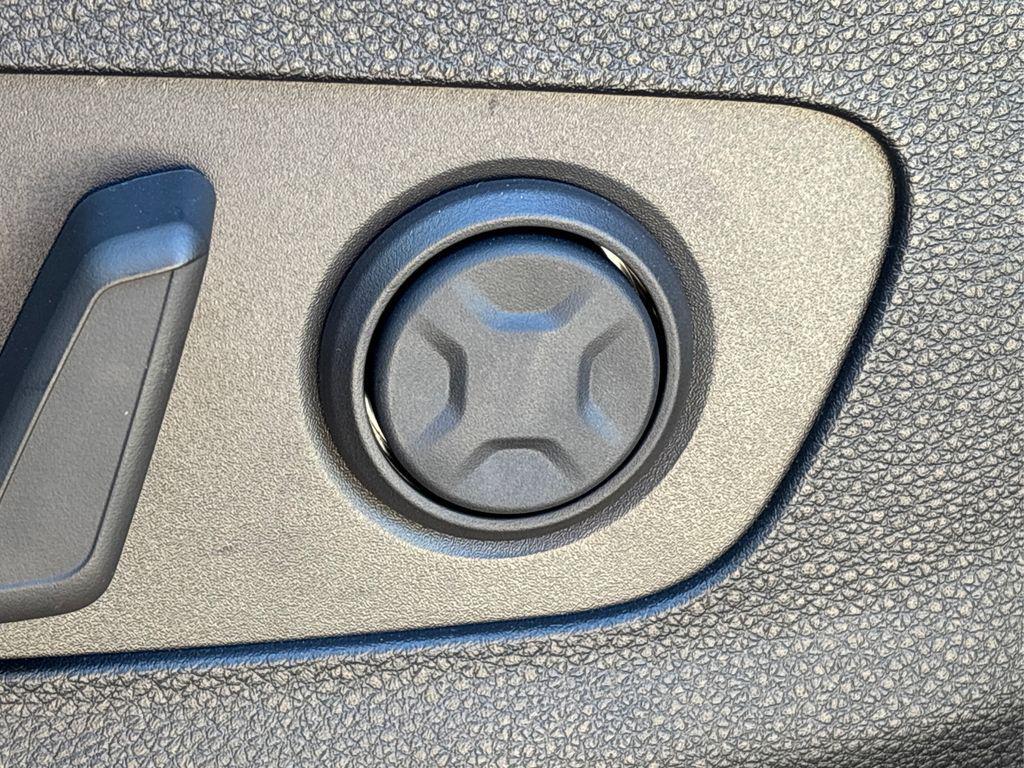 new 2025 Kia Carnival car, priced at $54,760