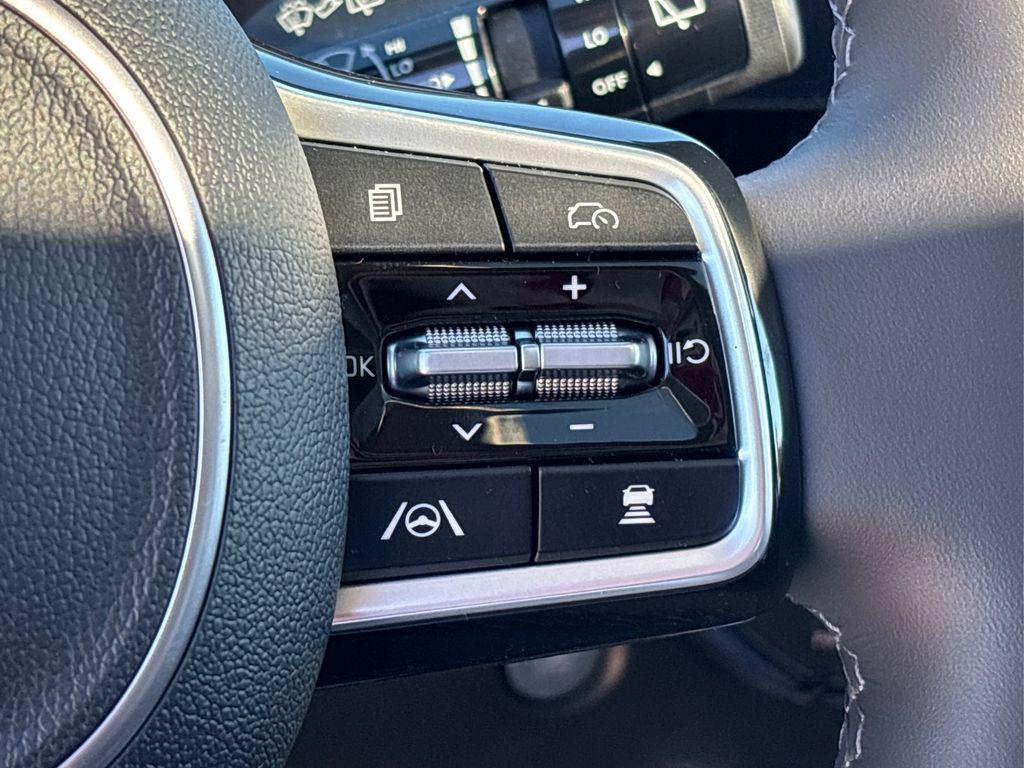 new 2025 Kia Carnival car, priced at $54,760