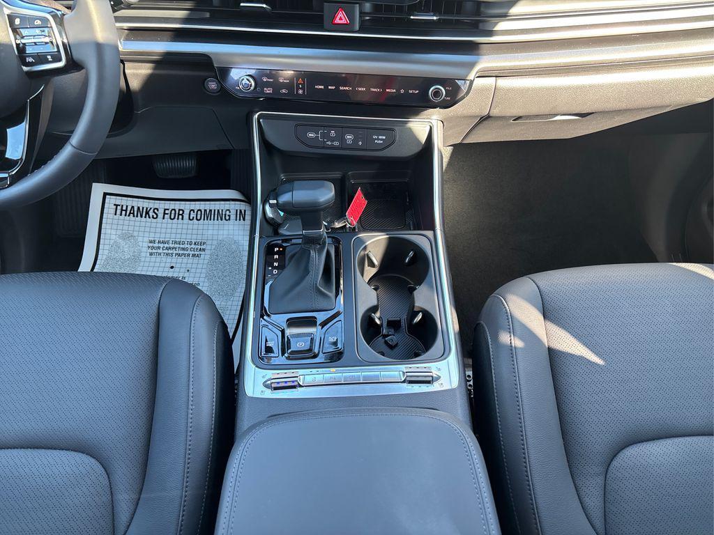 new 2025 Kia Carnival car, priced at $54,760