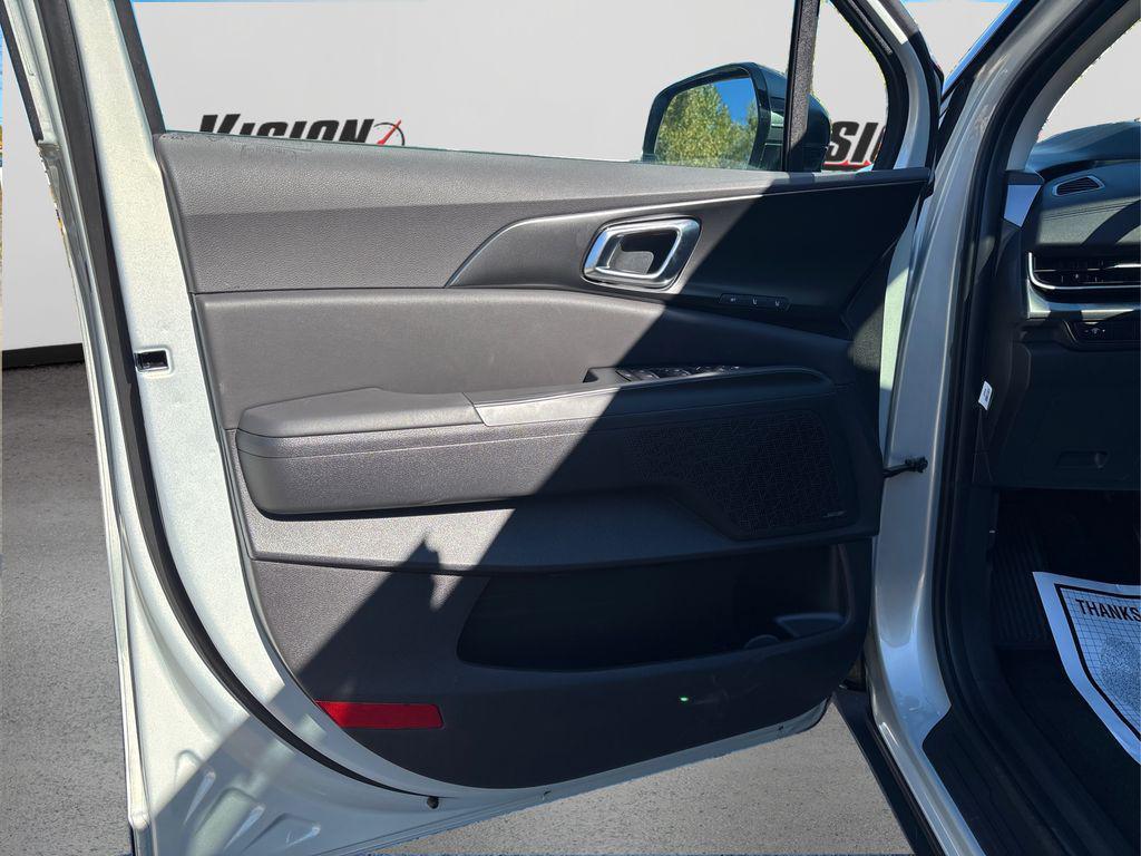 new 2025 Kia Carnival car, priced at $54,760